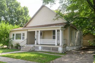 Main picture of 320 S Poplar St