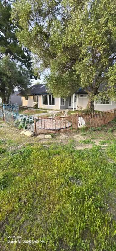 Main picture of 3045 E Highway 41