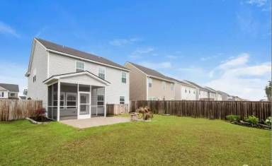 Main picture of 720 Redbud Ln