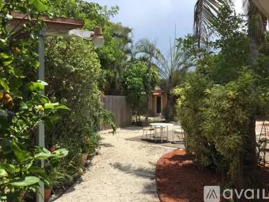 Main picture of 1020 NE 17th Way