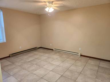 Main picture of 212 W E St