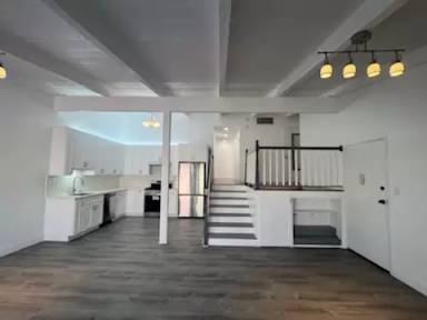Main picture of 7924 Woodman Ave