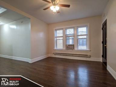Main picture of 3815-23 N Greenview Ave