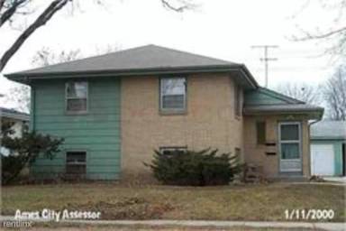 Main picture of 2111 Barr Dr