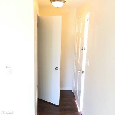 Main picture of 8711 S 114th St
