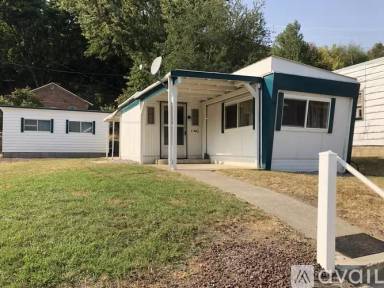 Main picture of 405 S Lake St