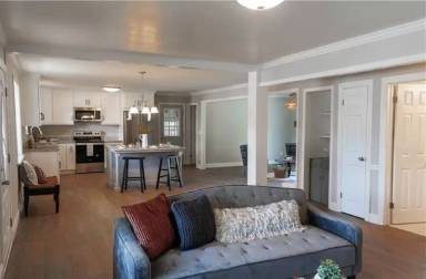 Main picture of 2461 W Clemmonsville Rd
