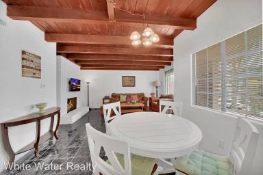 Main picture of 158 W Escalones