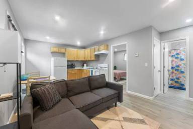 Main picture of 438 N Park Ave