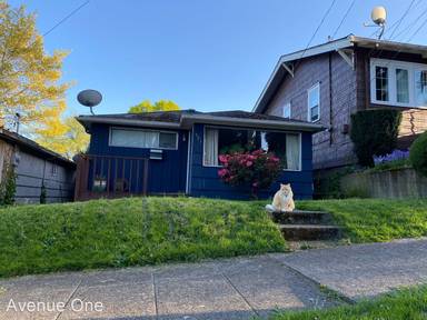 Main picture of 515 N 74th St