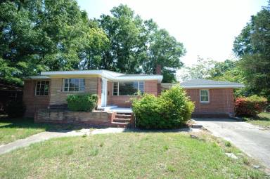 Main picture of 634 Isler St