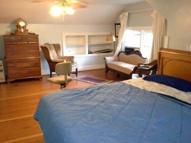 Main picture of 700 Stewart St NE