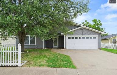 Main picture of 4220 Woodcrest Dr