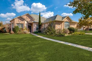 Main picture of 1000 Leoti Ln
