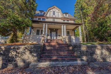 Main picture of 414 Cherokee St