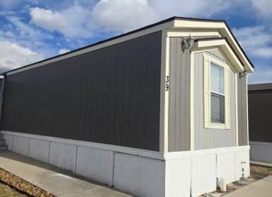 Main picture of 1120 N Vista Dr