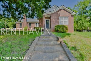 Main picture of 839 Church St