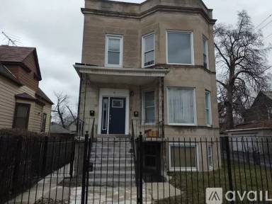 Main picture of 18 W 109th St