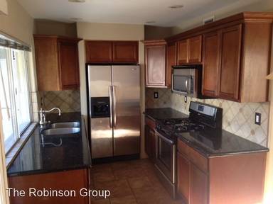 Main picture of 935 W Mission Ln