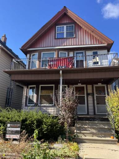 Main picture of 1211 S 72nd St