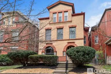 Main picture of 112 W Burnett Ave