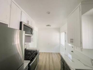 Main picture of 10407 Crenshaw Blvd