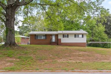 Main picture of 1945 Barrett Dr