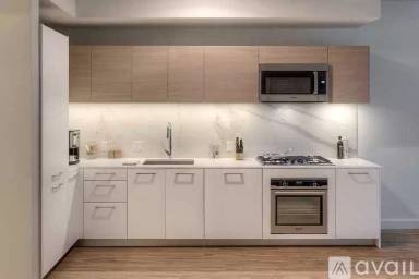 Main picture of 566 W Lake St