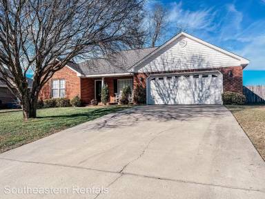 Main picture of 3010 Foxcroft Cir