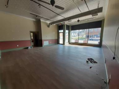 Main picture of 821 1st Ave