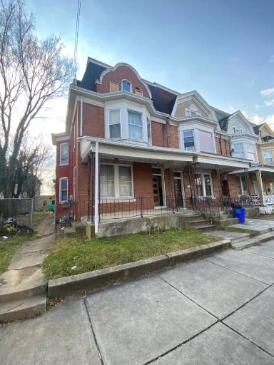 Main picture of 122 East Cottage Place - 2