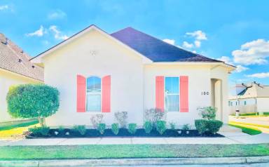 Main picture of 122 Pettigrove Dr