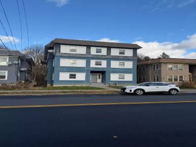 Main picture of 272 Main Street - 6R