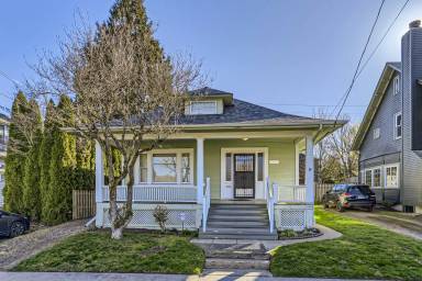 Main picture of 226 NE 27th Ave