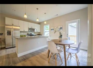 Main picture of 102 Owens Creek Rd