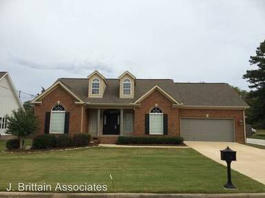 Main picture of 1002 Macy Ln SE