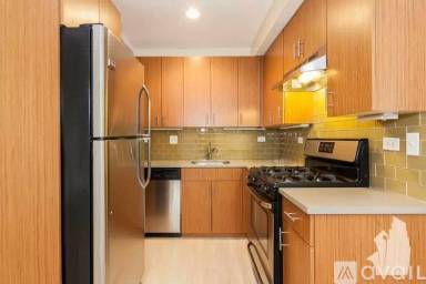 Main picture of 3709 N Wilton Ave