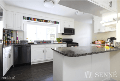 Main picture of 11 Pleasant Ave