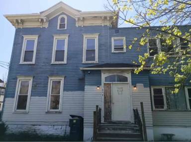 Main picture of 257 Washington St NW