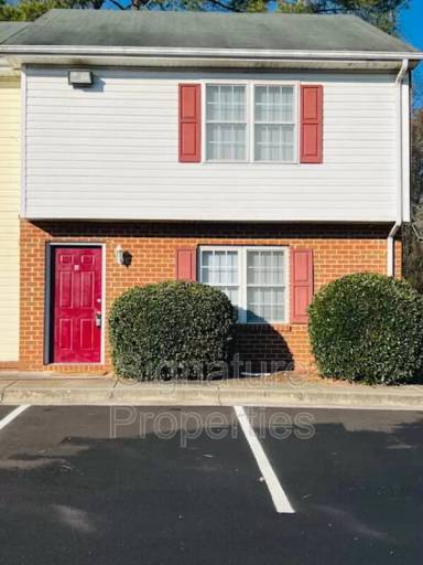 Main picture of 555 Fairfax Ave