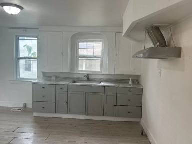 Main picture of 3187 W 32nd St