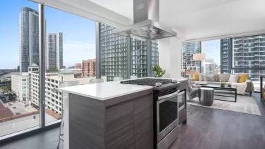 Main picture of 236 W Hubbard St