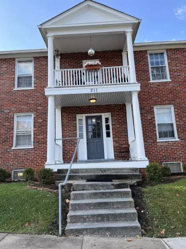 Main picture of 211 W Leicester St