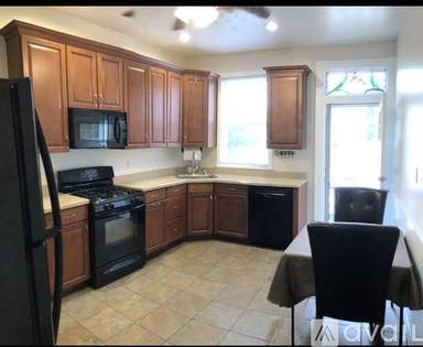 Main picture of 154 Pearl St