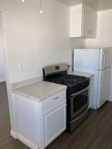 Main picture of 2742 E 3rd St