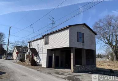 Main picture of 112 W Sassafras St