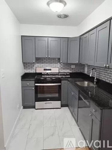 Main picture of 1360 W Touhy Ave