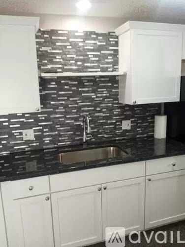 Main picture of 636 Elm Ave