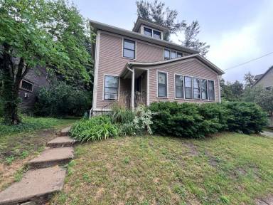 Main picture of 252 Warren Ave SE