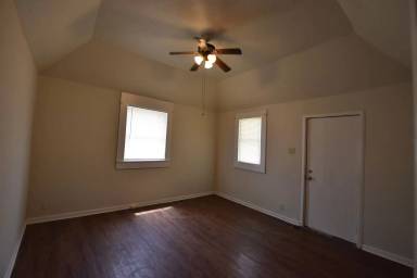 Main picture of 17 Pratt St